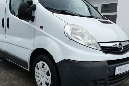 Opel Vivaro 198.000 km 2.990 &euro; Solingen 42699