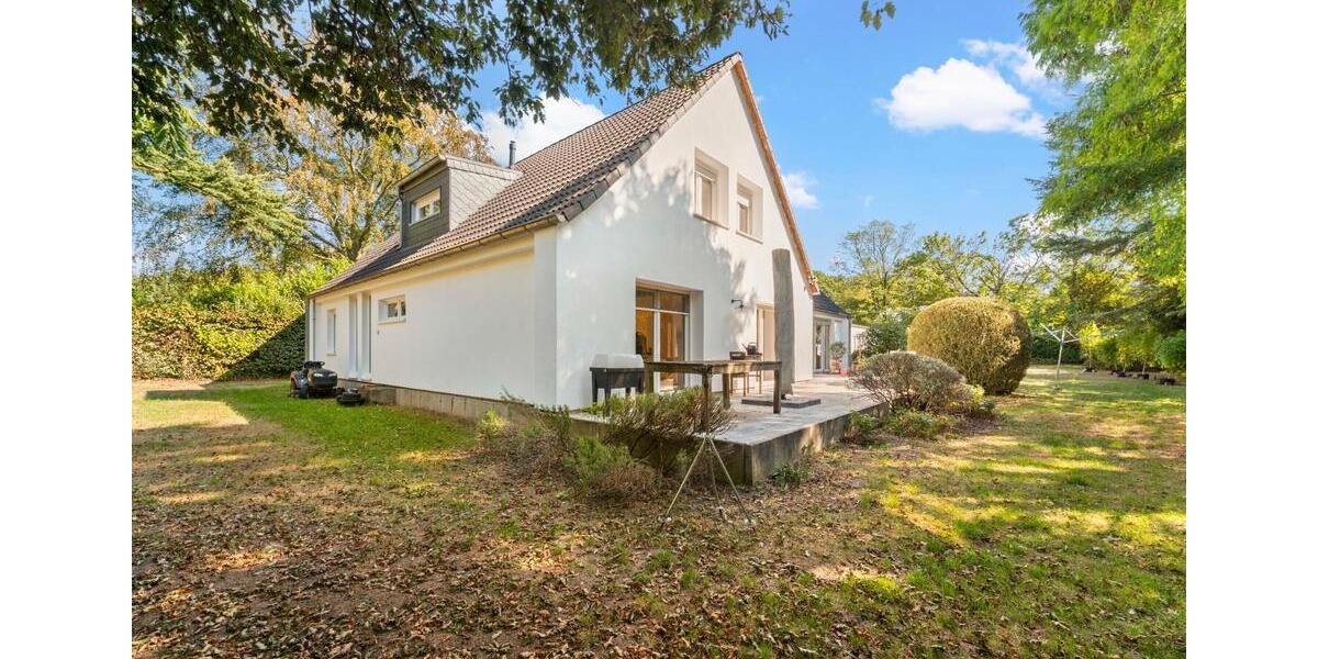 Einfamilienhaus Duisburg Huckingen - 6 Zimmer, 300 m&sup2;, 1.290.000&euro; | Angebot:27557463