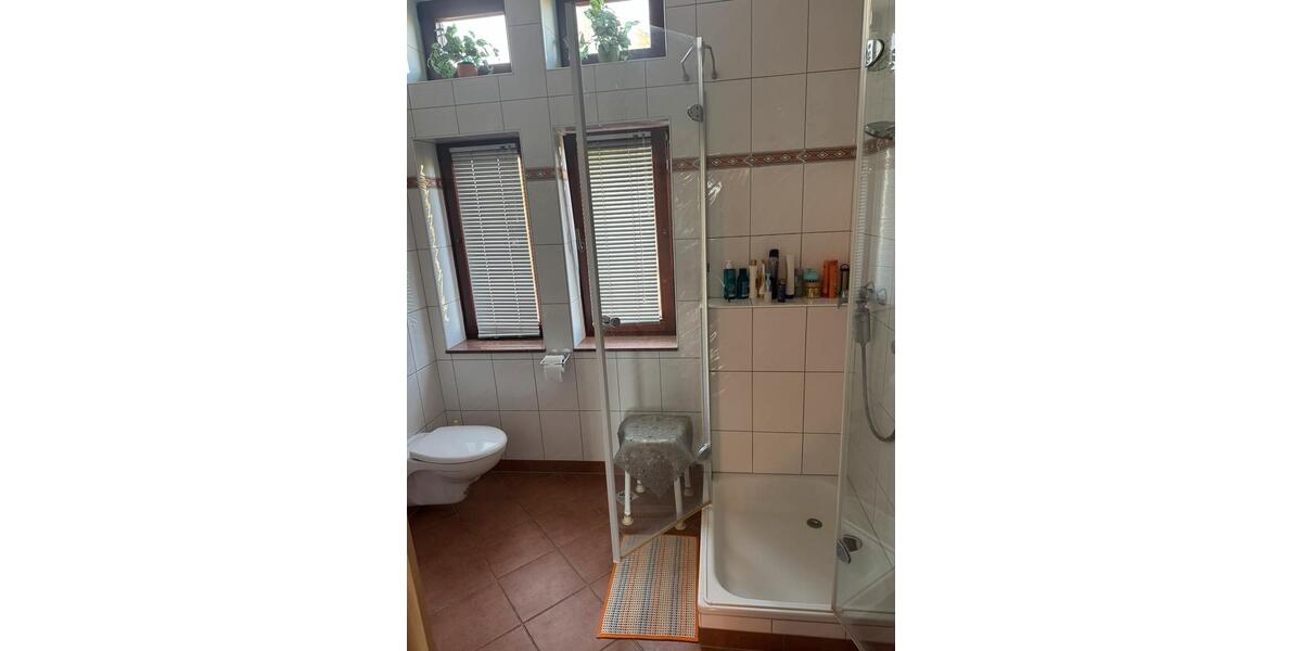 Etagenwohnung Neuss Gnadental - 4 Zimmer, 107 m&sup2;, 2.100&euro; | Angebot:26428285