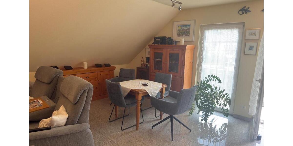 Dachgeschoßwohnung Duisburg Duisburg-Mitte - 2.5 Zimmer, 65 m&sup2;, 189.000&euro; | Angebot:27197338