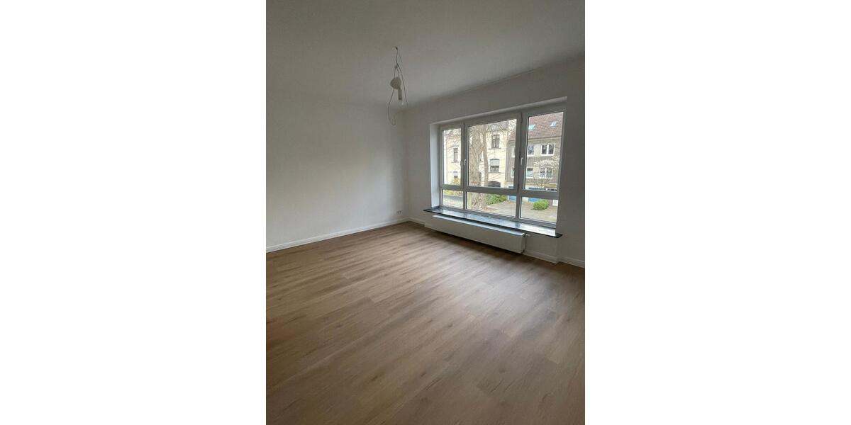 Erdgeschoßwohnung Düsseldorf Stadtbezirk 6 - 1.5 Zimmer, 90 m&sup2;, 1.500&euro; | Angebot:25995522