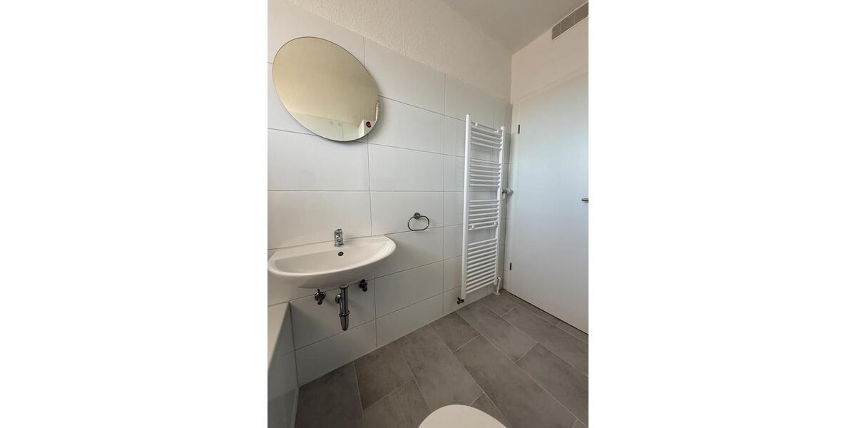 Etagenwohnung Duisburg Mittelmeiderich - 2 Zimmer, 72 m&sup2;, 880&euro; | Angebot:27565931