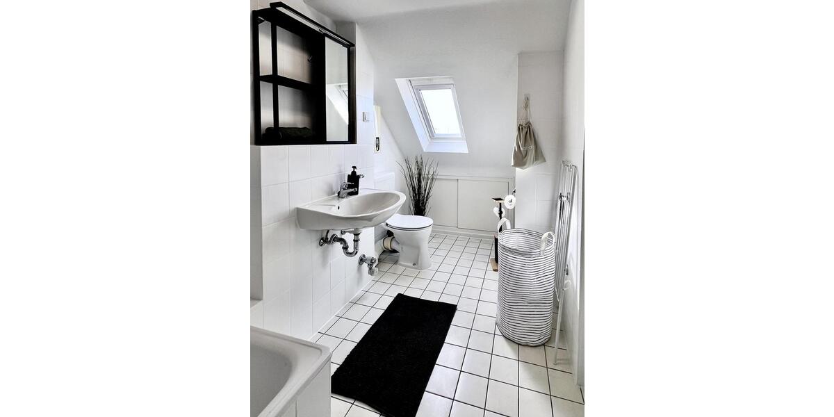 Dachgeschoßwohnung Essen Stadtbezirk II - 1 Zimmer, 40 m&sup2;, 750&euro; | Angebot:25988828