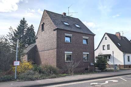 Haus Langenfeld - 7 Zimmer, 126 m&sup2;, 480.000&euro; | Angebot:25985189
