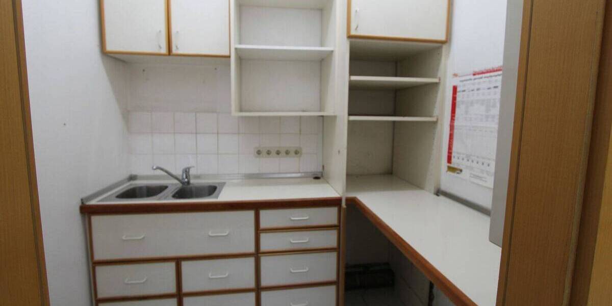 Gewerbeobjekt Krefeld Stadtmitte - 9 Zimmer, 187 m&sup2;, 1.300&euro; | Angebot:25997649