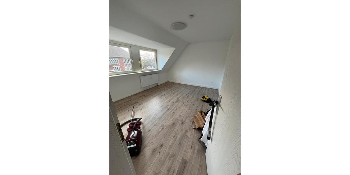 Etagenwohnung Neuss Augustinusviertel - 3 Zimmer, 85 m&sup2;, 1.600&euro; | Angebot:25714437