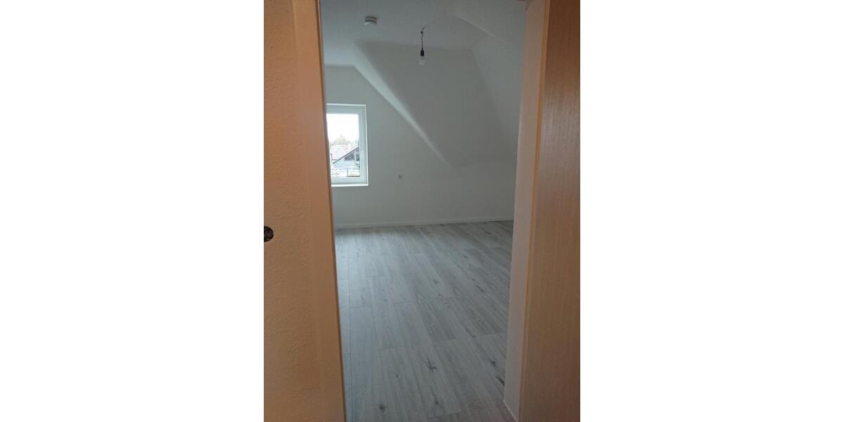 Dachgeschoßwohnung Solingen Wald - 2 Zimmer, 78 m&sup2;, 650&euro; | Angebot:27553825