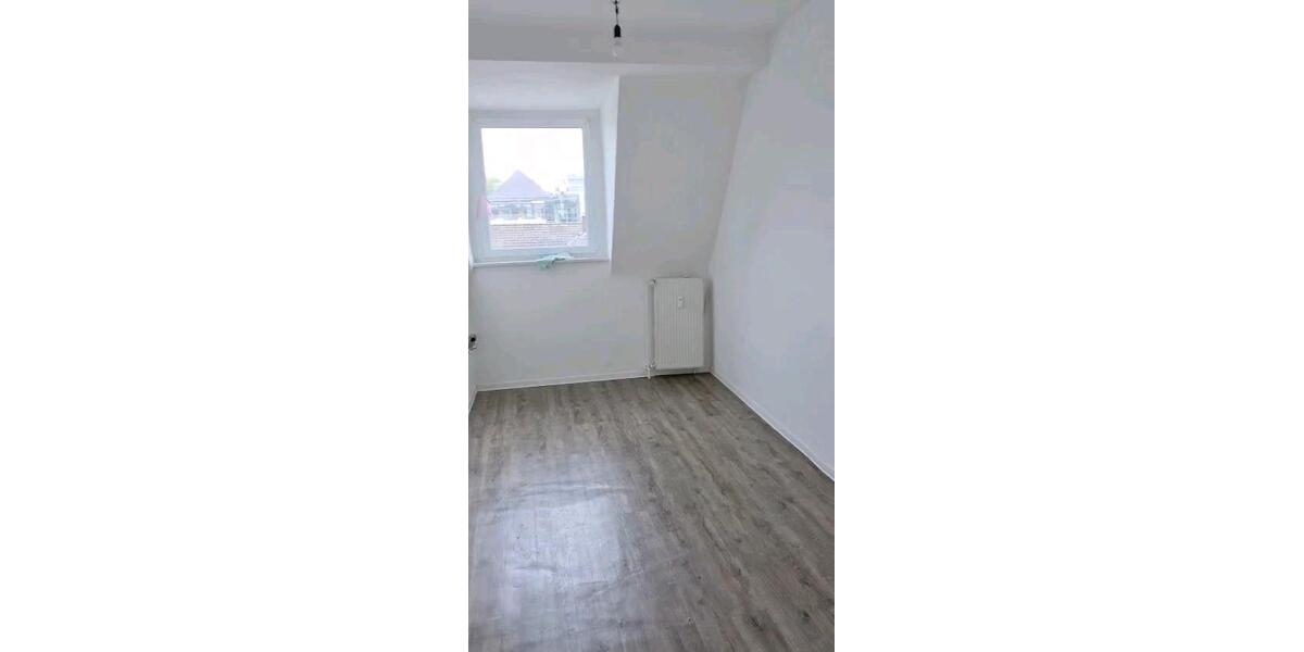 Dachgeschoßwohnung Essen Südviertel - 4 Zimmer, 102 m&sup2;, 1.140&euro; | Angebot:27564948