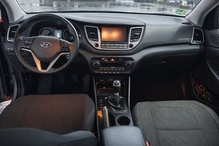 Hyundai TUCSON 88.000 km 12.400 &euro; Solingen 42697