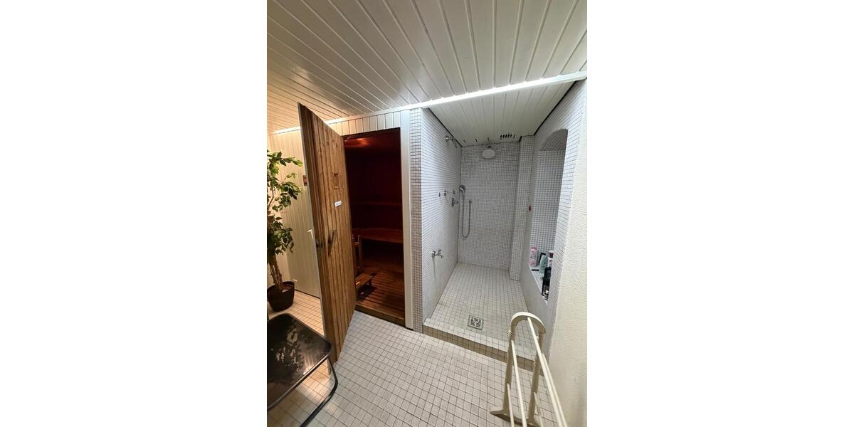 Einfamilienhaus Remscheid Reinshagen - 10 Zimmer, 250 m&sup2;, 425.000&euro; | Angebot:27519774