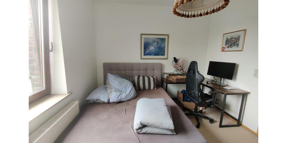 Etagenwohnung Neuss Gnadental - 4 Zimmer, 107 m&sup2;, 2.100&euro; | Angebot:26428285
