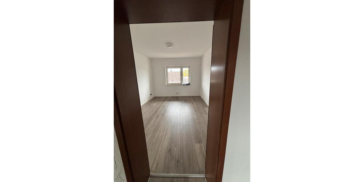 Etagenwohnung Langenfeld (Rheinland) - 3 Zimmer, 66 m&sup2;, 1.100&euro; | Angebot:26031704