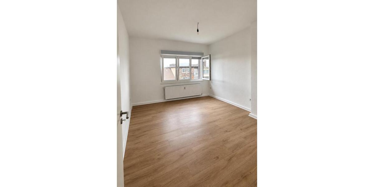 Dachgeschoßwohnung Duisburg Mittelmeiderich - 2 Zimmer, 55 m&sup2;, 460&euro; | Angebot:27567594