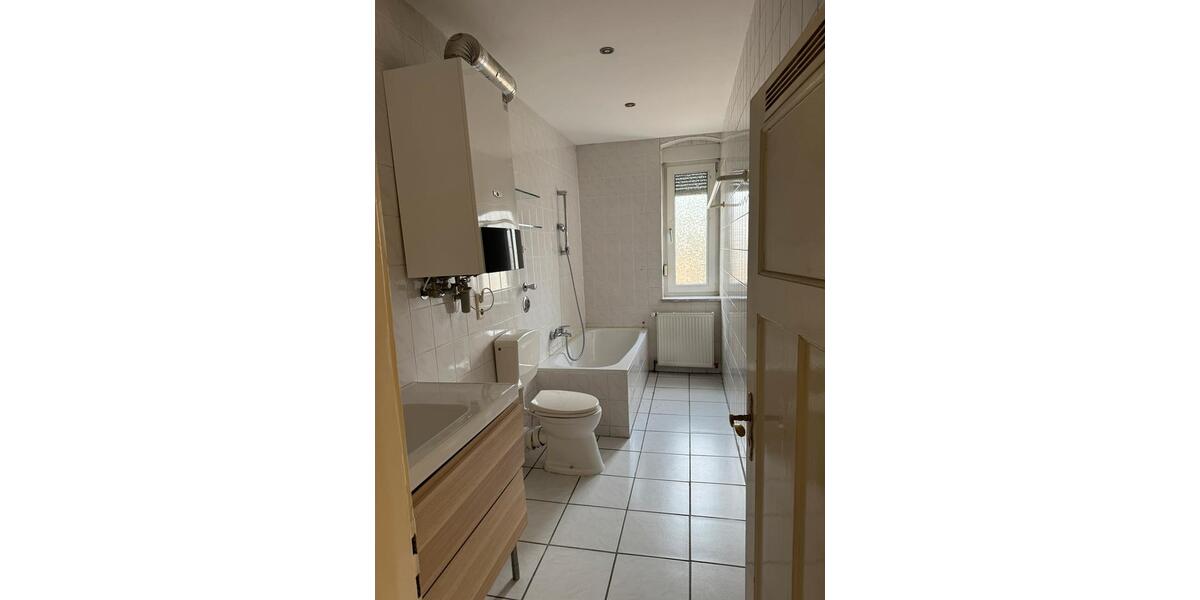 Etagenwohnung Duisburg Hamborn - 4 Zimmer, 101 m&sup2;, 750&euro; | Angebot:21219653