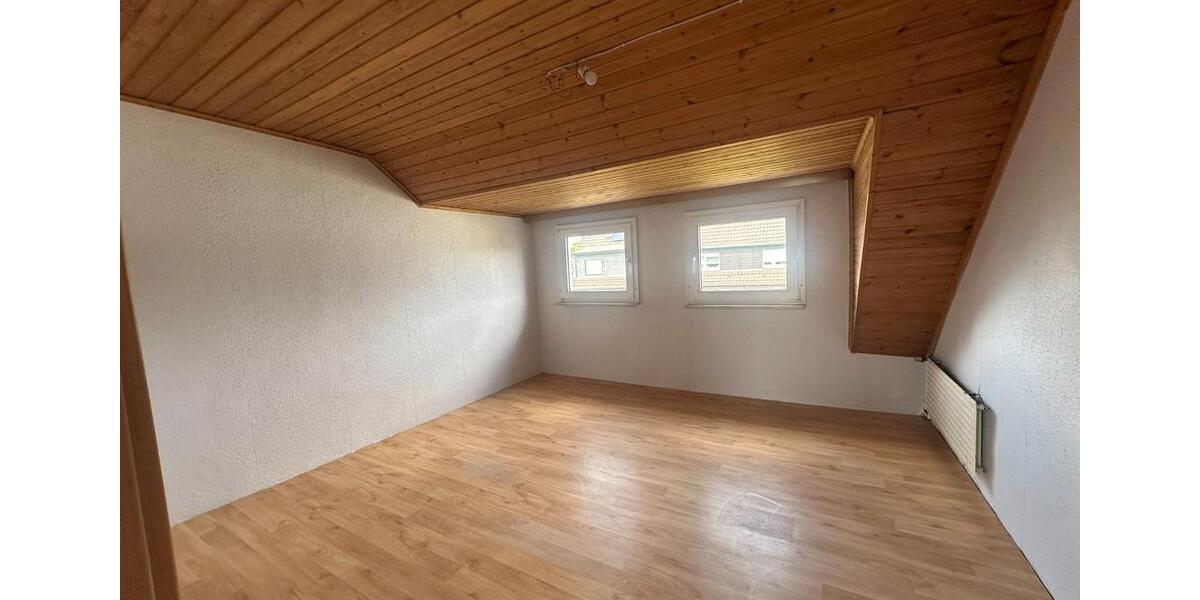 Einfamilienhaus Duisburg Walsum - 7 Zimmer, 150 m&sup2;, 390.000&euro; | Angebot:27537597