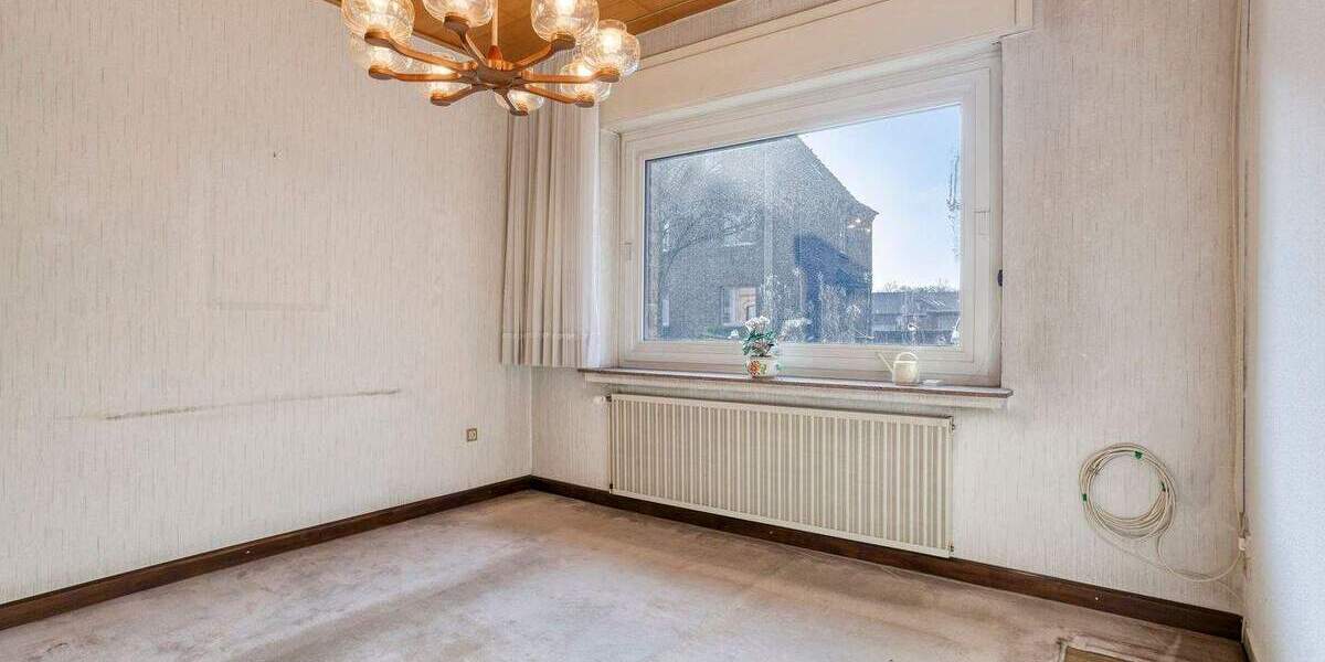 Mehrfamilienhaus, Wohnhaus Oberhausen Buschhausen - 7 Zimmer, 217 m&sup2;, 330.000&euro; | Angebot:25799175