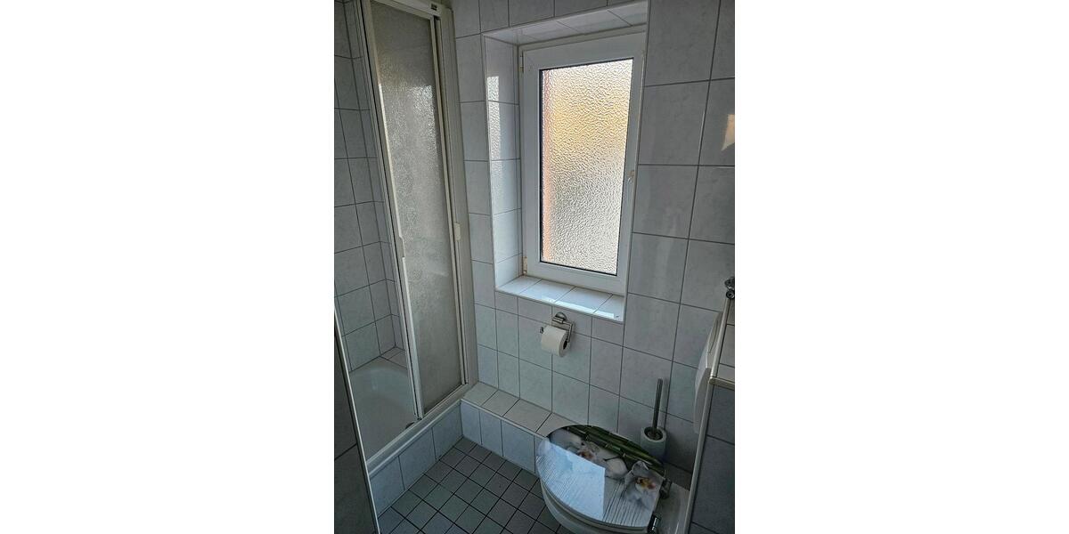 Etagenwohnung Duisburg Rheinhausen - 1 Zimmer, 82 m&sup2;, 700&euro; | Angebot:24272978