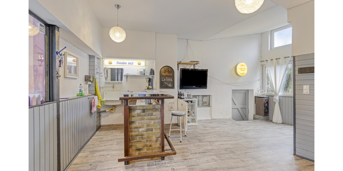 Großzügiges Ein- oder Zweifamilienhaus mit Charme, Gartenparadies & vielen Möglichkeiten - Einfamilienhaus Leichlingen | Angebot:25269338