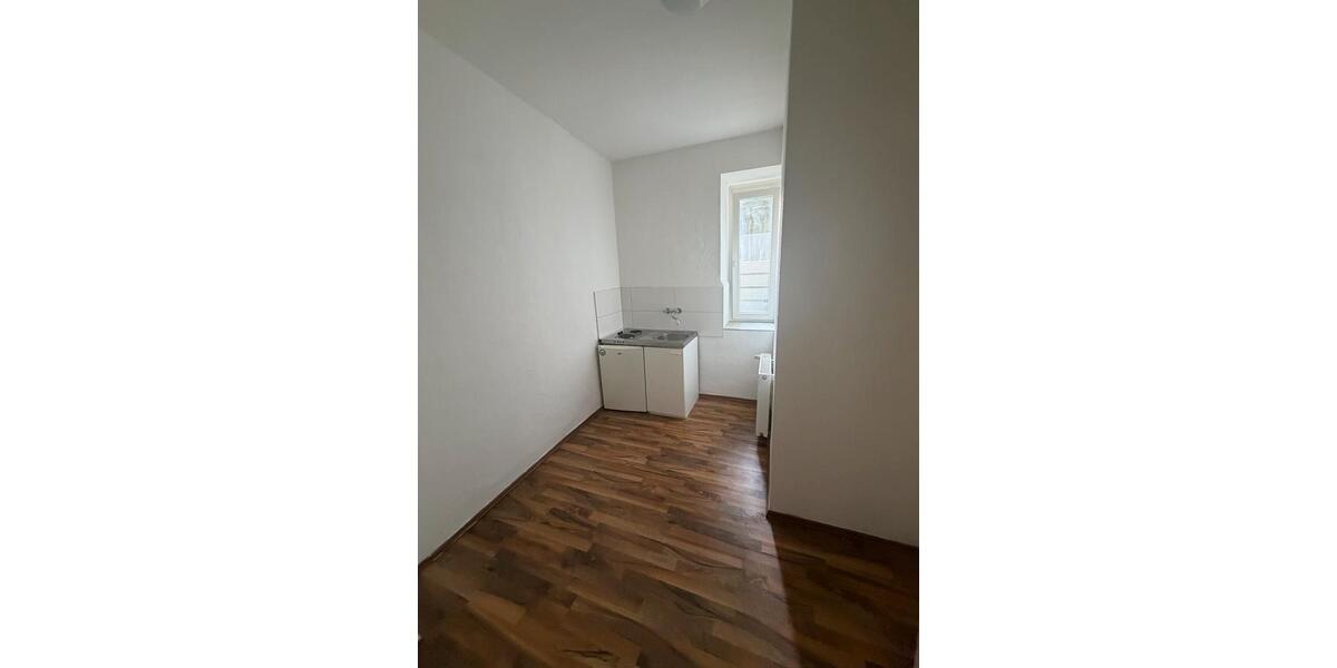 Erdgeschoßwohnung Essen Stadtkern - 1.5 Zimmer, 30 m&sup2;, 475&euro; | Angebot:27544196