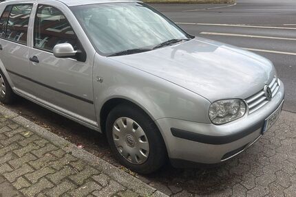 VW Golf 188.999 km 2.499 &euro; Düsseldorf 40231