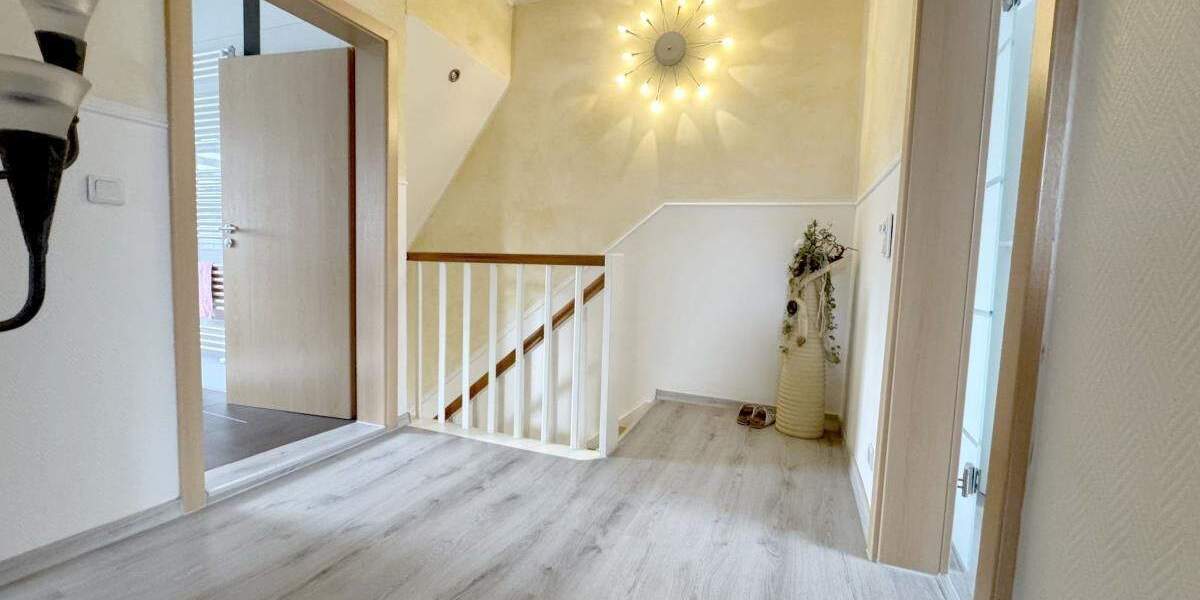 Einfamilienhaus Oberhausen Schwarze Heide - 7 Zimmer, 176 m&sup2;, 595.000&euro; | Angebot:25709904