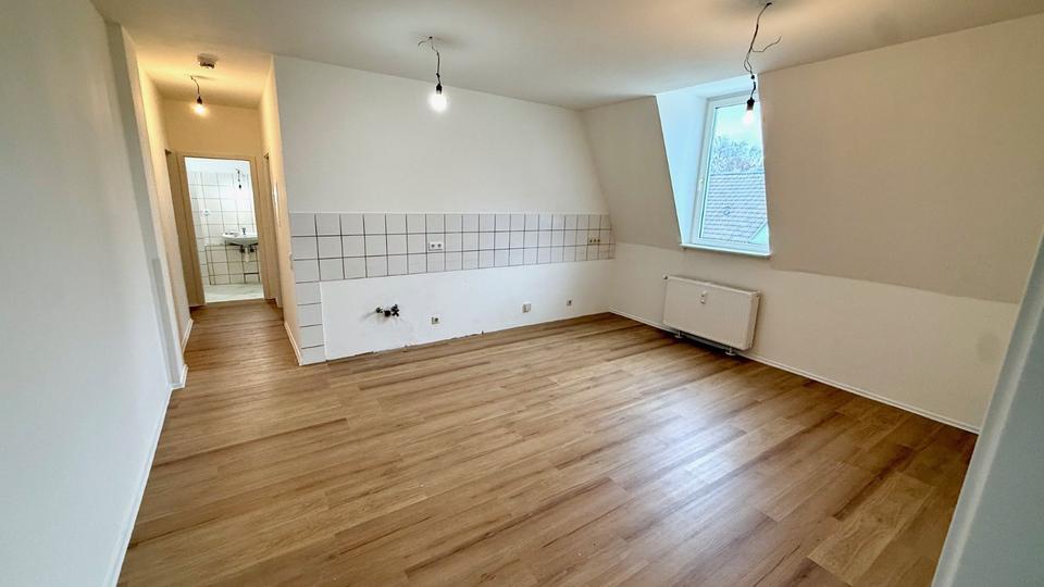 Dachgeschoßwohnung Wuppertal Gemarkung Langerfeld - 3 Zimmer, 84 m&sup2;, 750&euro; | Angebot:25253835