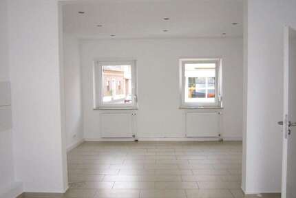 Haus Grevenbroich Neuenhausen - 4 Zimmer, 80 m&sup2;, 690&euro; | Angebot:27513091