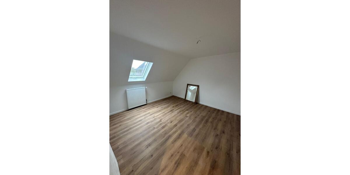 Maisonettenwohnung Meerbusch - 4 Zimmer, 120 m&sup2;, 2.200&euro; | Angebot:24805880