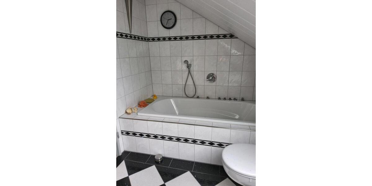 Dachgeschoßwohnung Wuppertal Elberfeld - 1 Zimmer, 28 m&sup2;, 69.000&euro; | Angebot:26462385