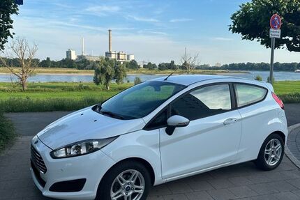 Ford Fiesta 125.000 km 6.500 &euro; Düsseldorf 40549