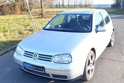 VW Golf 141.000 km 3.600 &euro; Dormagen 41539