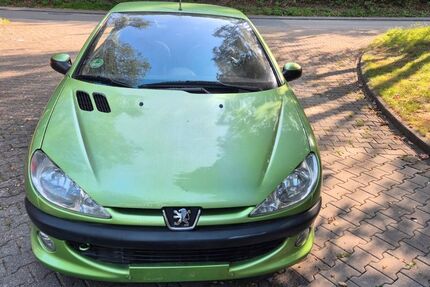 Peugeot 206 180.000 km 1.999 &euro; Essen 45356