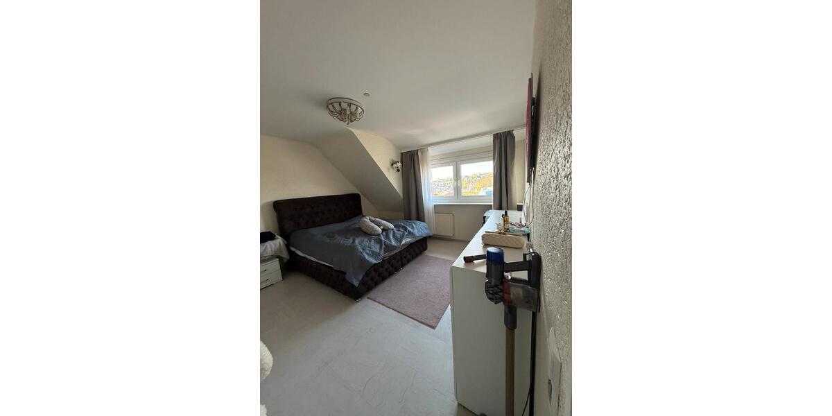 Dachgeschoßwohnung Remscheid Lüttringhausen - 3.5 Zimmer, 82 m&sup2;, 149.500&euro; | Angebot:27096081