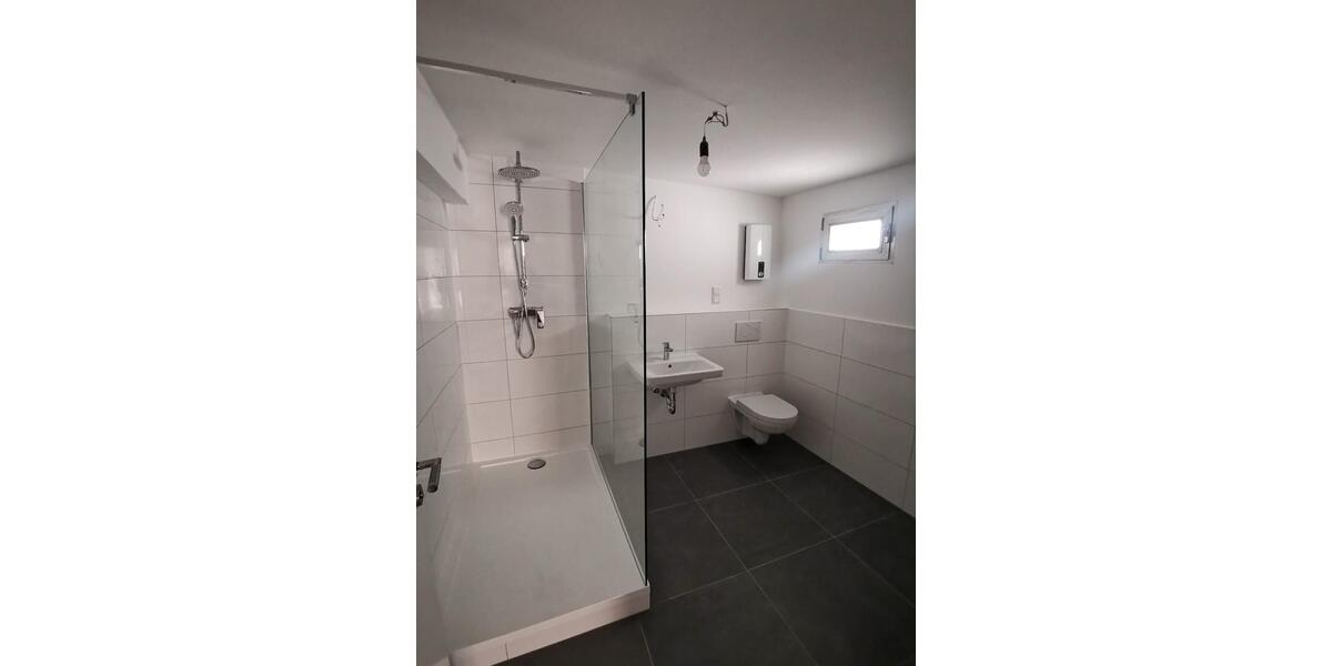 Erdgeschoßwohnung Hilden - 6 Zimmer, 155 m&sup2;, 2.050&euro; | Angebot:25793393