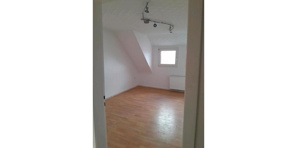 Dachgeschoßwohnung Remscheid Remscheid-Süd - 2 Zimmer, 98 m&sup2;, 1.000&euro; | Angebot:25709780