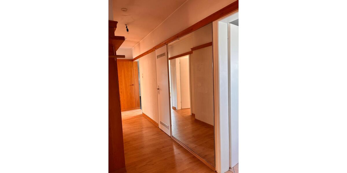 Dachgeschoßwohnung Erkrath - 3 Zimmer, 85 m&sup2;, 890&euro; | Angebot:26329360