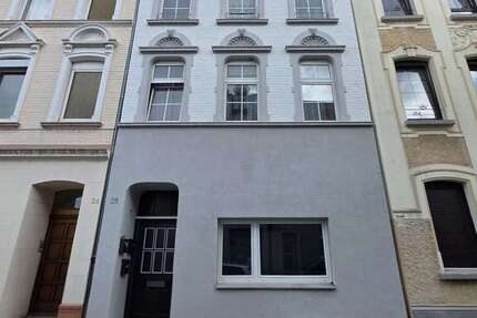 Haus Neuss Furth-Mitte - 8 Zimmer, 211 m&sup2;, 435.000&euro; | Angebot:27169925