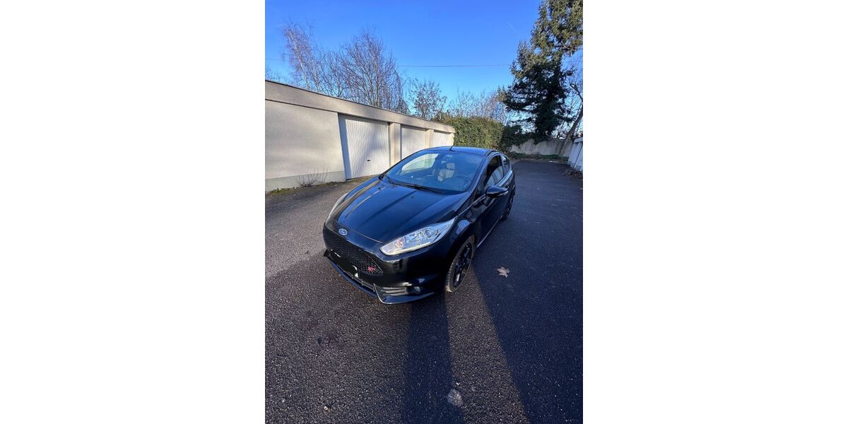 Ford Fiesta 178.500 km 6.000 &euro; Düsseldorf 40591