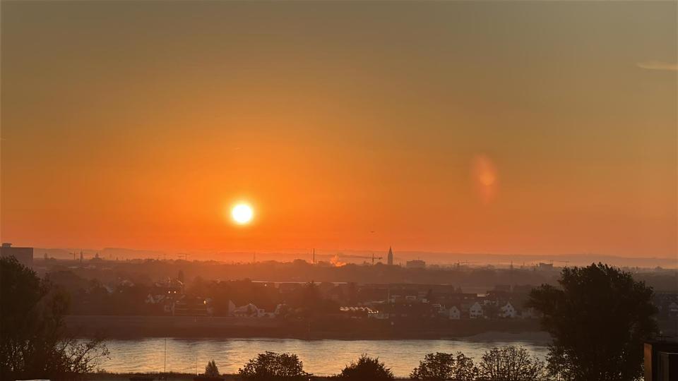 Etagenwohnung Neuss - 2 Zimmer, 70 m&sup2;, 1.300&euro; | Angebot:25961178