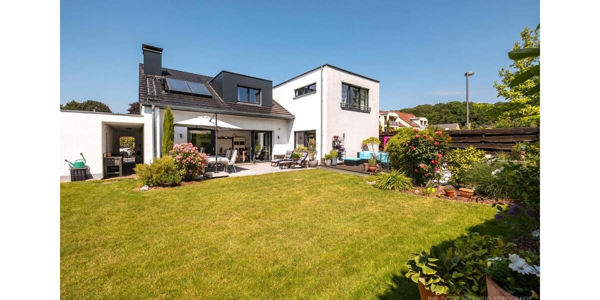 Einfamilienhaus Langenfeld (Rheinland) - 7 Zimmer, 272 m&sup2;, 1.390.000&euro; | Angebot:27168882