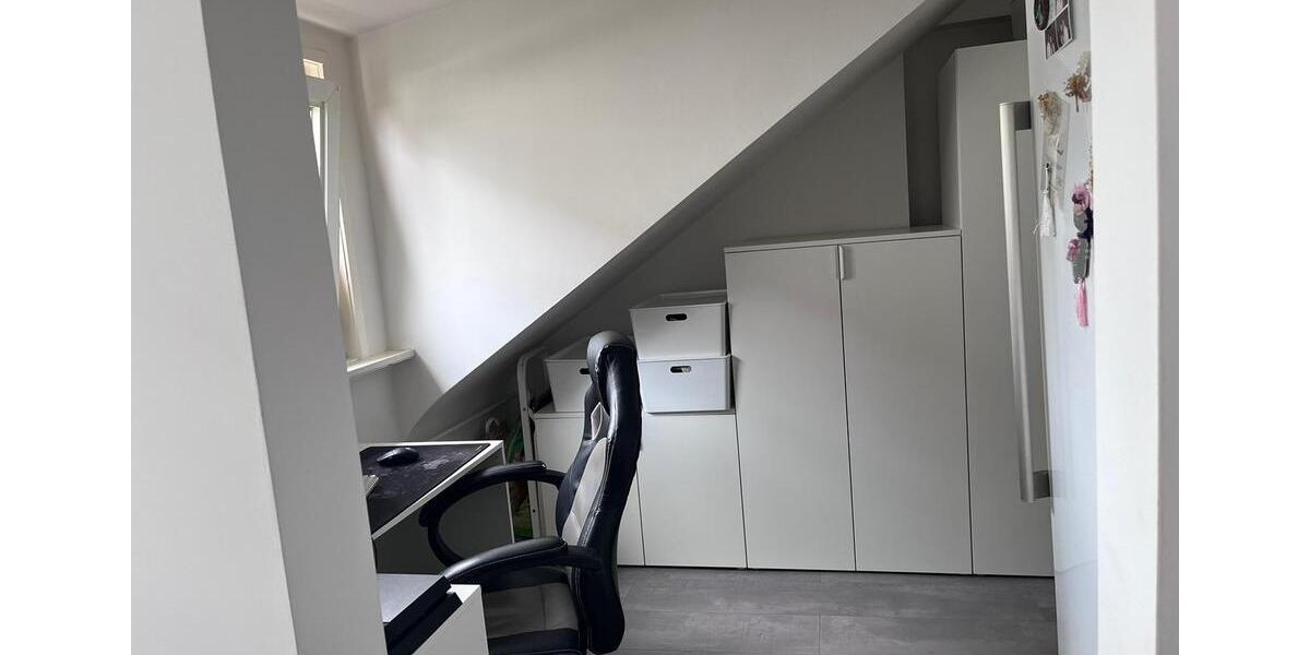 Dachgeschoßwohnung Remscheid Reinshagen - 3.5 Zimmer, 65 m&sup2;, 120.000&euro; | Angebot:27213812