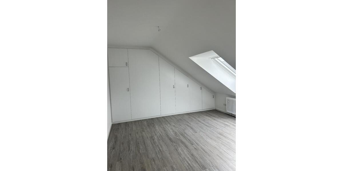 Dachgeschoßwohnung Ratingen - 2 Zimmer, 70 m&sup2;, 840&euro; | Angebot:27537349