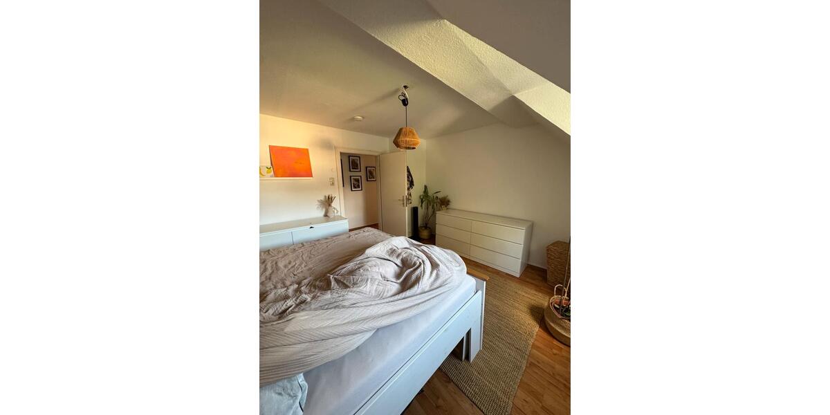 Dachgeschoßwohnung Essen Stadtbezirk III - 3 Zimmer, 60 m&sup2;, 650&euro; | Angebot:27539477