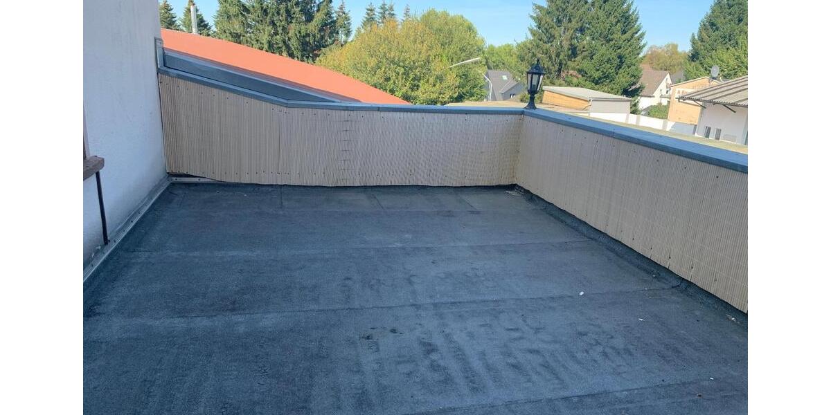 Etagenwohnung Solingen Mitte - 4 Zimmer, 113 m&sup2;, 1.100&euro; | Angebot:25642599