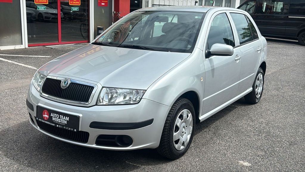 Skoda Fabia 103.148 km 2.490 &euro; Düsseldorf 40591