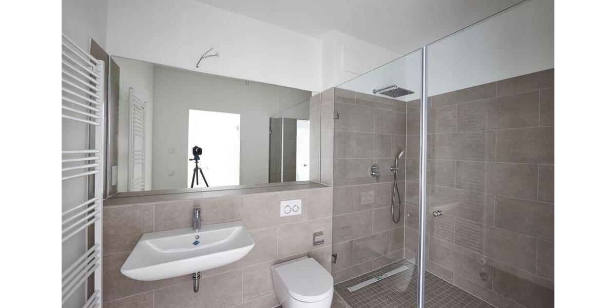 Etagenwohnung Düsseldorf Heerdt - 2 Zimmer, 49 m&sup2;, 900&euro; | Angebot:25992991