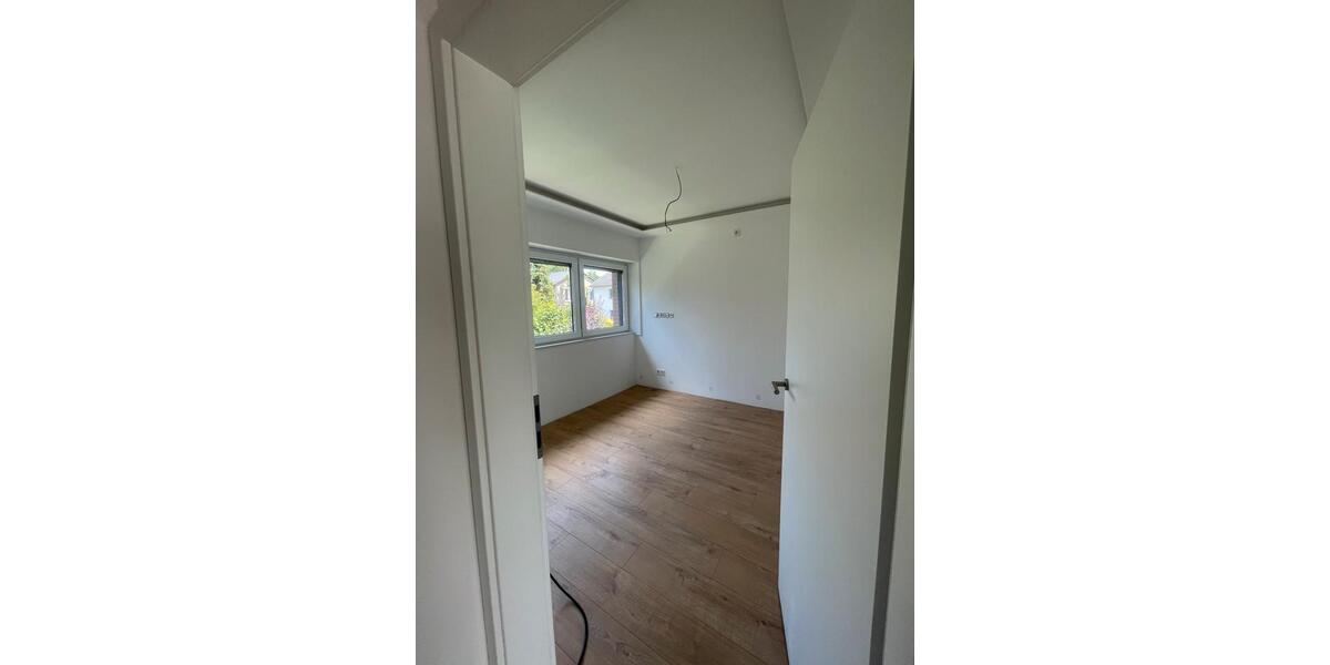 Reihenhaus Wuppertal Gemarkung Vohwinkel - 10 Zimmer, 192 m&sup2;, 650.000&euro; | Angebot:27537267