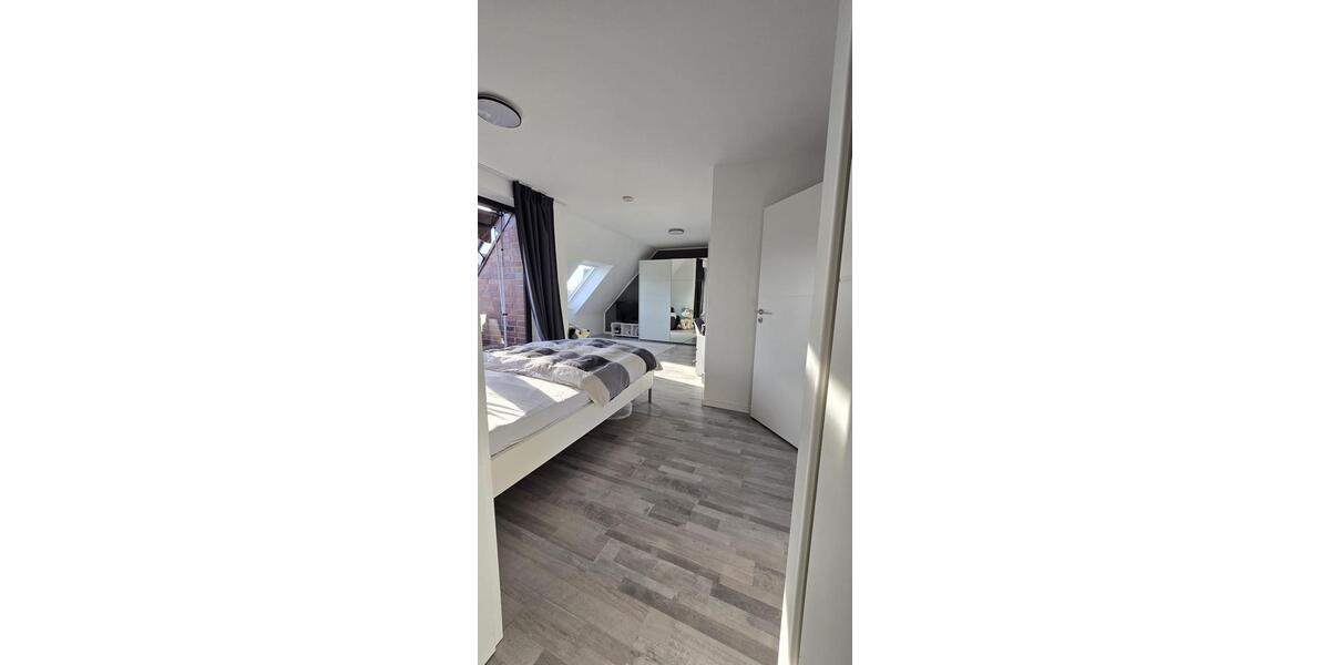 Dachgeschoßwohnung Solingen Ohligs - 2 Zimmer, 57 m&sup2;, 170.000&euro; | Angebot:25642570