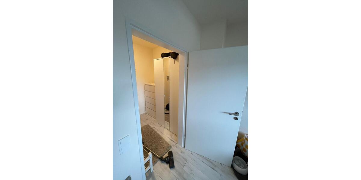 Dachgeschoßwohnung Langenfeld (Rheinland) - 1 Zimmer, 21 m&sup2;, 82.500&euro; | Angebot:27197355