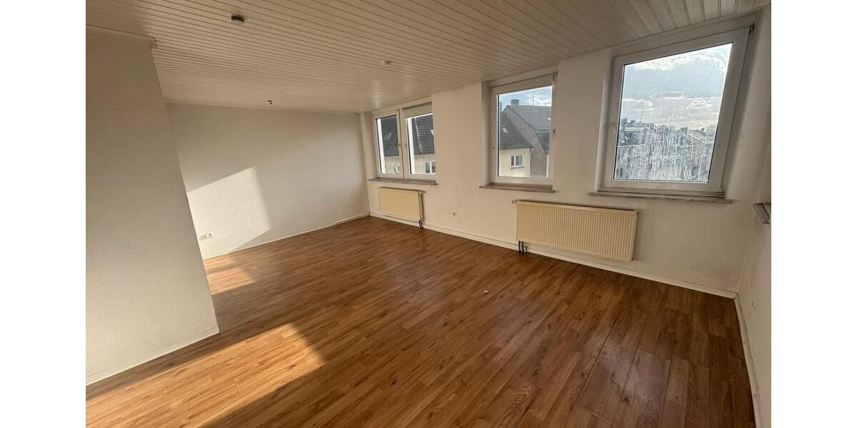 Etagenwohnung Düsseldorf Derendorf - 2 Zimmer, 85 m&sup2;, 650&euro; | Angebot:25963709